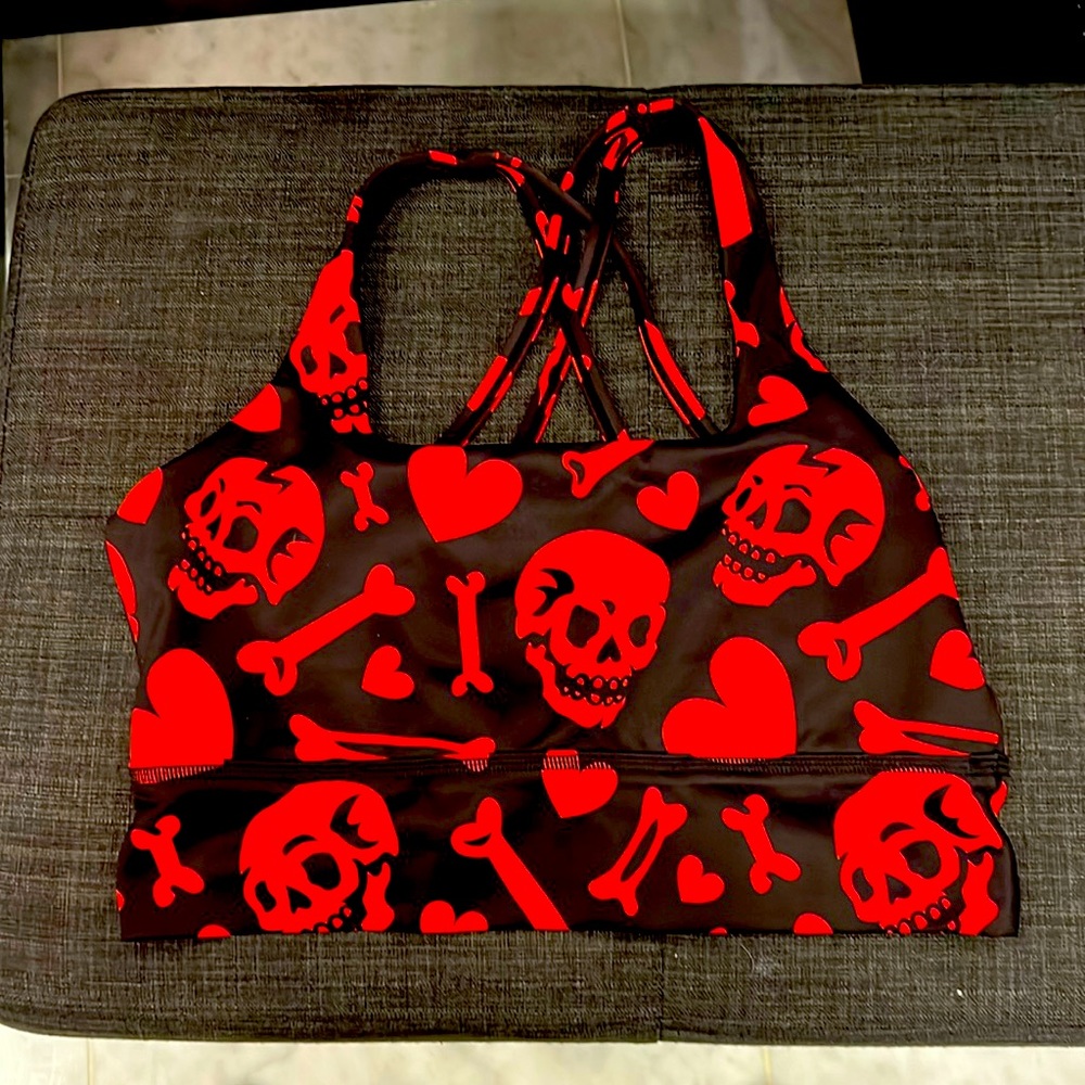 CVG BRA. SIZE M. Only worn 1 time.